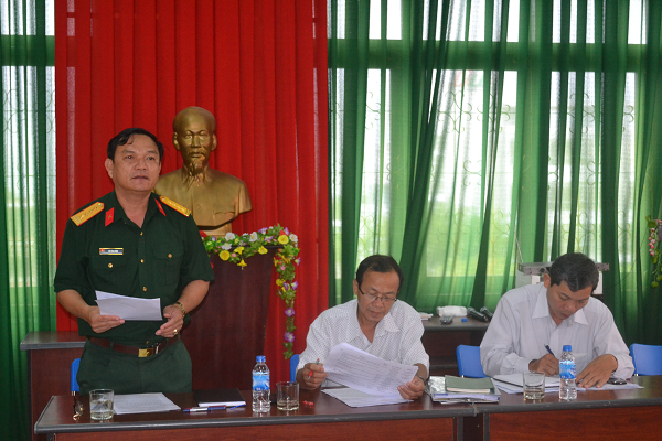 Đại tá Võ văn Hùng tại buổi họp báo