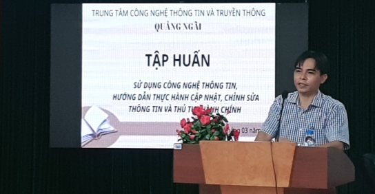Ông Trần Duy Linh - Giám đốc Trung tâm công nghệ Thông tin và Truyền thông phát biểu tại lớp tập huấn